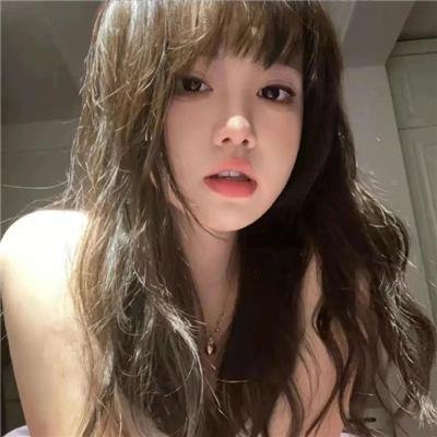 走投无路的原偶像,选择与完全陌生的大叔一起生活